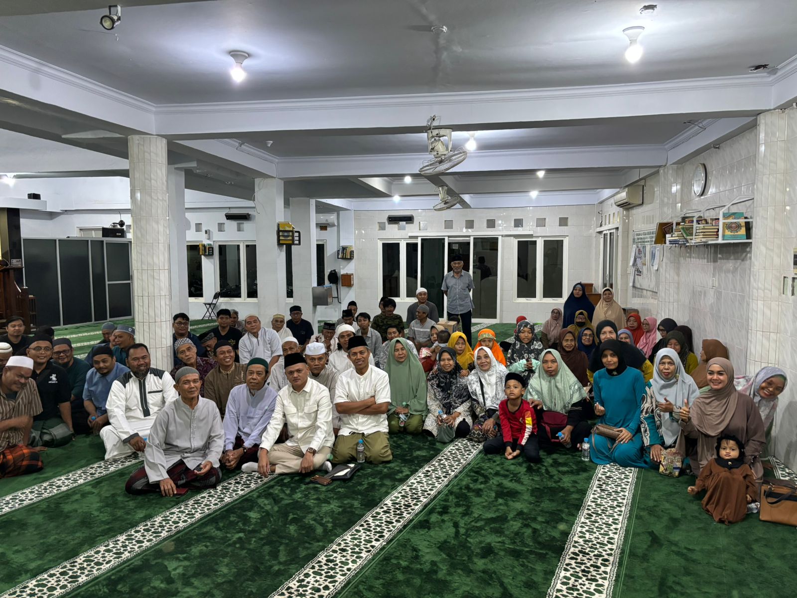 Zulfikar DPRD Prov. Bali bersama Warga RWM Al Fitrah Blok 4 Bhuana Sari, 29 Mei 2025. Foto/Istimewa