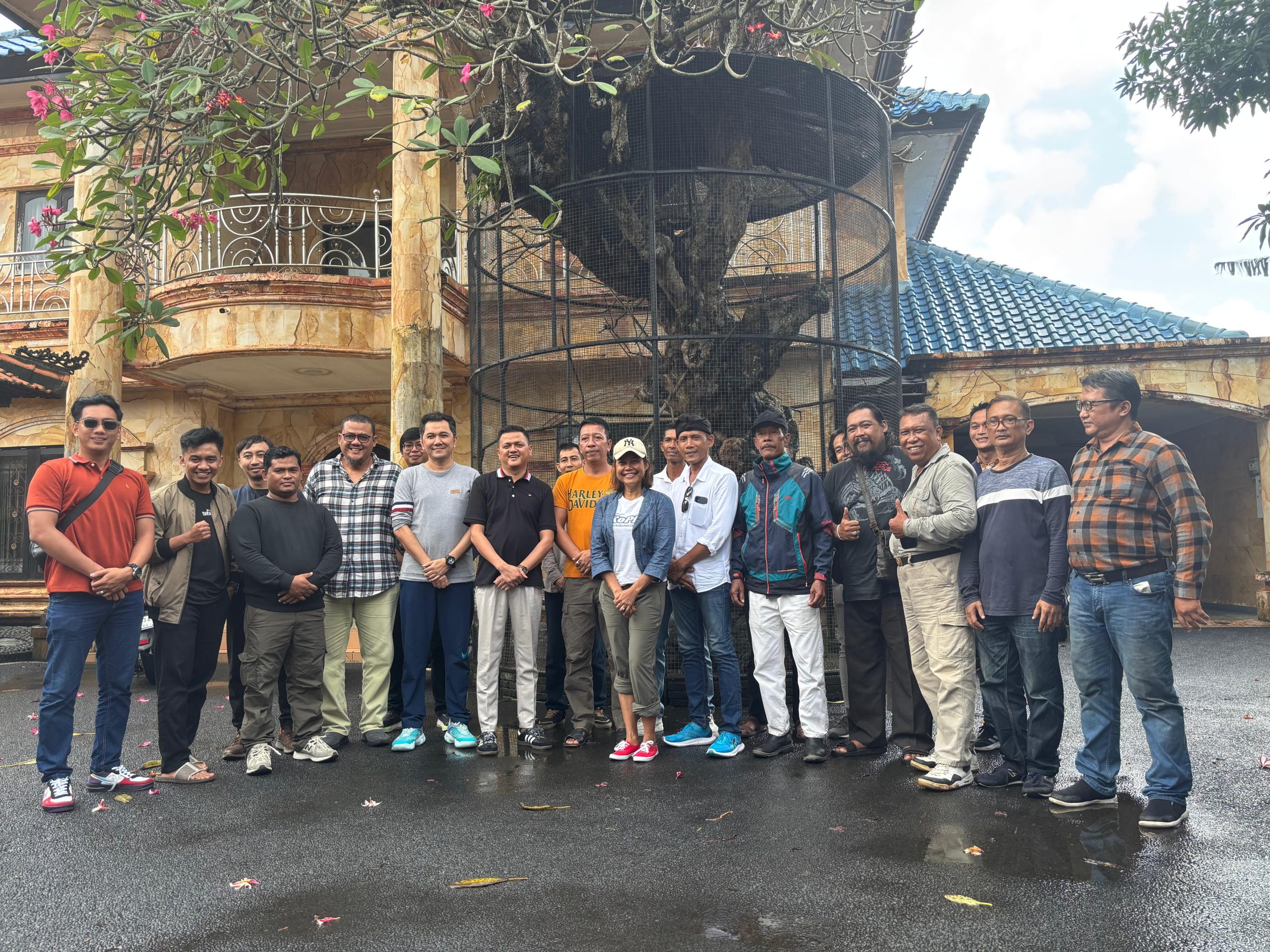 Pengurus Tani Merdeka Provinsi Bali bersama Zulfikar DPRD Prov. Bali, 5 Juli 2025 di Bali. Foto/Okedaily.com 