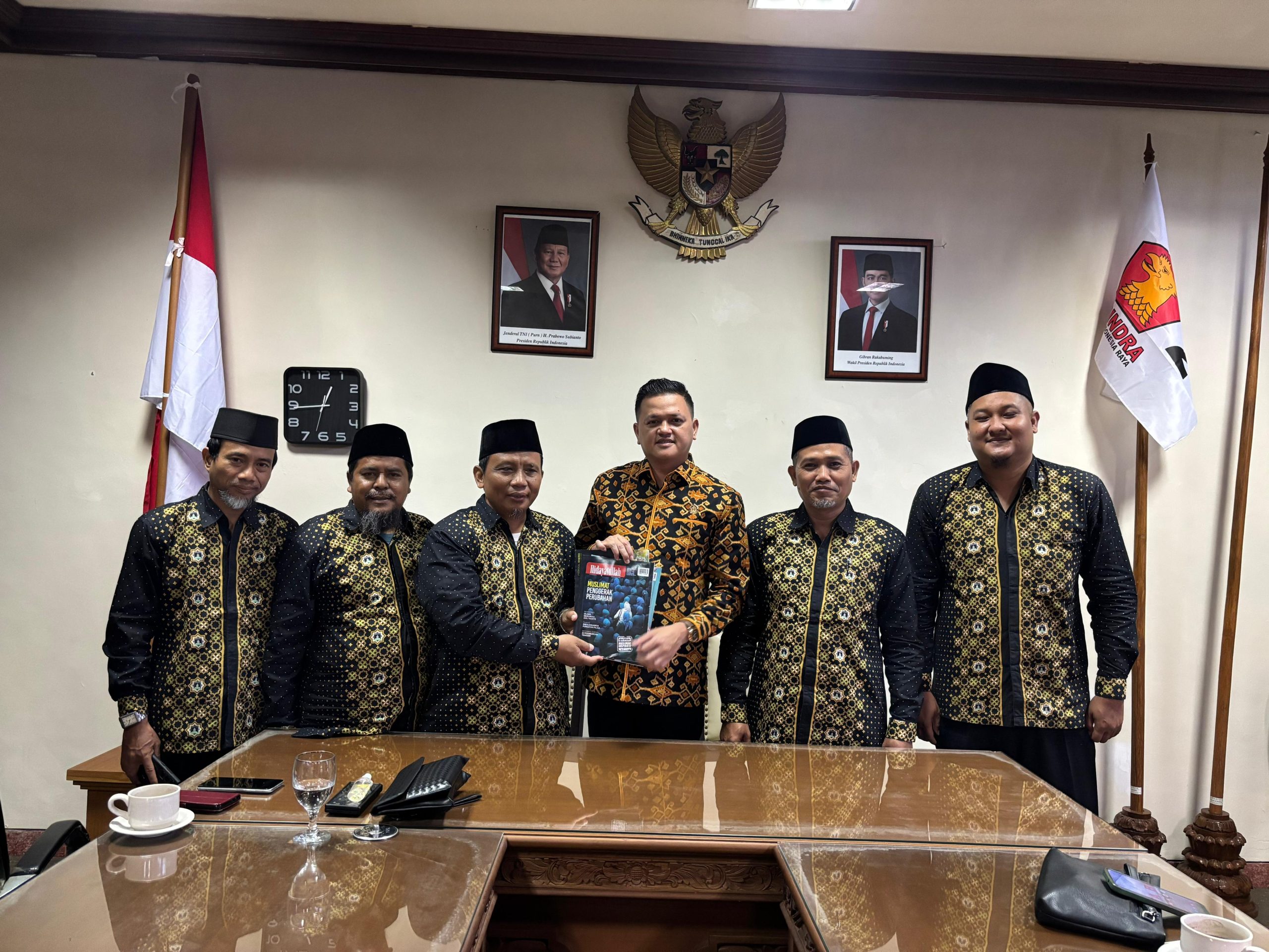 Dewan Pengurus Wilayah (DPW) Hidayatullah Provinsi Bali melakukan kunjungan silaturahim ke Kantor Dewan Perwakilan Rakyat Daerah (DPRD) Provinsi Bali pada Senin, 29 September 2025 di Ruangan Fraksi Gerindra, Panjer, Denpasar Selatan. 
