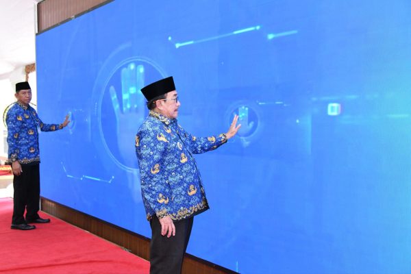 Wabup Sumenep KH. Imam Hasyim saat lounching SIKERIS di Pendopo Agung Keraton Sumenep. ©Okedaily.com/ist