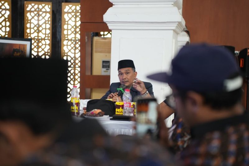 Guru Besar Sosiologi Pendidikan Islam UIN Madura, Prof. Achamd Muhlis. ©Okedaily.com/Istimewa