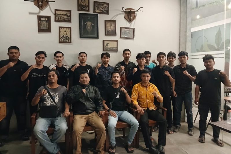Aktivis dan organisasi kepemudaan di Sumut sampaikan pernyataan sikap minta Kapolrestabes Medan segera bangun harmonisasi. ©Okedaily.com/Ilham Batubara