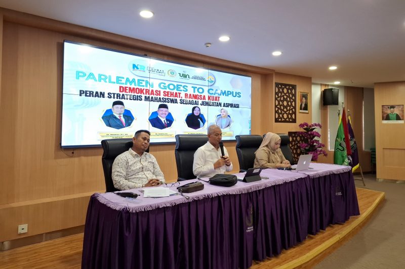 Melalui kegiatan Parlemen Goes To Campus ini, diharapkan terbangun komunikasi yang lebih terbuka antara lembaga legislatif dan kalangan akademisi. ©okedaily.com/Kael Harahap