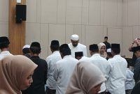 Melalui kegiatan tersebut, Aziz Shabibi berharap kebersamaan yang terbangun tidak hanya berhenti pada acara buka puasa bersama, tetapi juga terus terjalin dalam berbagai kegiatan positif lainnya di tengah masyarakat. ©okedaily.com/Mashudi Surahman
