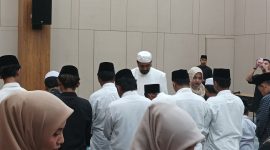 Melalui kegiatan tersebut, Aziz Shabibi berharap kebersamaan yang terbangun tidak hanya berhenti pada acara buka puasa bersama, tetapi juga terus terjalin dalam berbagai kegiatan positif lainnya di tengah masyarakat. ©okedaily.com/Mashudi Surahman