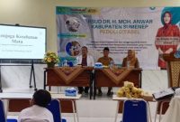Para siswa tampak antusias mendengarkan materi penyuluhan yang disampaikan oleh dokter spesialis mata, Fardian Yedasukma. ©okedaily.com/istimewa