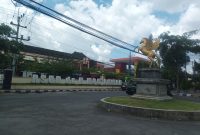 Nampak dari kejauhan bangunan BLUD RSUD dr. H. Moh. Anwar Sumenep yang menjadi lokomotif PAD Pemkab Sumenep pada Tahun 2025. ©okedaily.com/Mashudi S