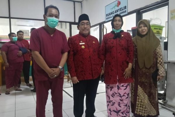 Wakil Bupati Sumenep, KH. Imam Hasyim, melihat secara langsung implementasi peningkatan pelayanan kesehatan yang selama ini dilakukan manajemen RSUD dr. H. Moh. Anwar. ©okedaily.com/istimewa