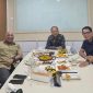 Made Muliawan Arya alias De Gadjah Ketua DPD Partai Gerindra bersama Wayan Koster Gubernur Prov. Bali, (19/4).
