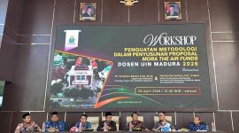 Workshop Penyusunan Metodologi dalam Penyusunan Proposal MoRA The Air Fund 2026 yang berlangsung pada, Kamis (02/04), di Ballroom Lantai 4 UIN Madura. ©okedaily.com/istimewa