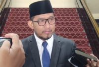 Bupati Sumenep, Dr. H. Achmad Fauzi Wongsojudo, menemui awak media usai pelantikan dan pengambilan sumpah pejabat JPT Staf Ahli, di Aula Setdakab Sumenep. ©okedaily.com