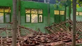 SMPN 2 Kalianget rusak parah diterjang puting beliung, DPRD Sumenep desak Pemkab segera perbaiki. ©okedaily.com/istimewa