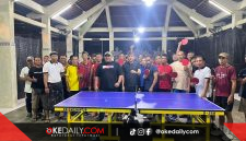 Zulfikar Wijaya Anggota DPRD Prov. Bali bersama Warga Br. Padangsambian Kaja, Denpasar, (21/05). 