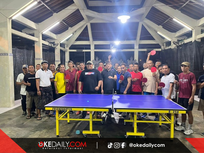 Zulfikar Wijaya Anggota DPRD Prov. Bali bersama Warga Br. Padangsambian Kaja, Denpasar, (21/05). 
