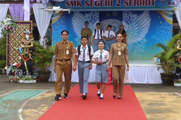 SMK Negeri 2 Seririt Meriahkan HUT ke-19 dengan Lomba dan Baksos