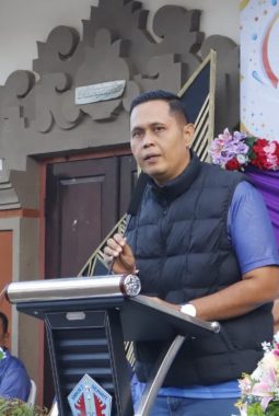 SMK Negeri 2 Seririt Meriahkan HUT ke-19 dengan Lomba dan Baksos