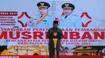 Wakil Ketua DPRD Kabupaten Sumenep, H. Dul Siam, memberikan sambutan dalam Musrembang RKPD 2027 di Pendopo Agung Keraton Sumenep. ©okedaily.com