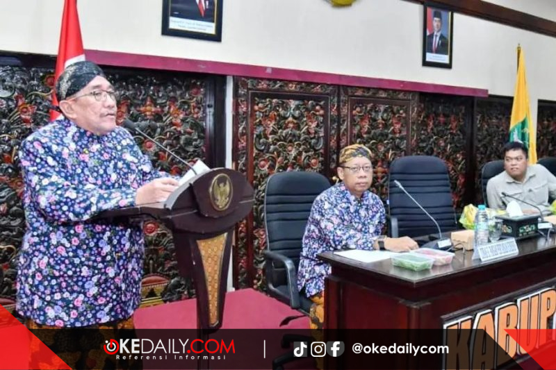 Wakil Bupati Sumenep, KH. Imam Hasyim, saat memberikan sambutan dalam rakor HDDAP di Aula Arya Wiraraja Setdakab setempat. ©okedaily.com/ist