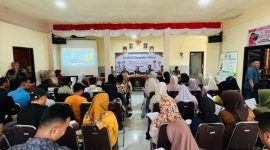 Antusias warga Desa Lenteng Timur dalam mengikuti penyuluhan hukum di Balai Desa setempat. ©okedaily.com/ist