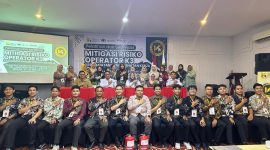 Sesi foto bersama pada pelatihan dan sertifikasi mitigasi risiko operasi K3 yang digelar oleh FKM UIN Sumut. ©okedaily.com