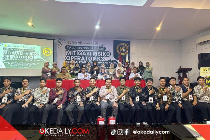 Sesi foto bersama pada pelatihan dan sertifikasi mitigasi risiko operasi K3 yang digelar oleh FKM UIN Sumut. ©okedaily.com