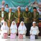Pengurus IKSASS Badung bersama para calon santri Pondok Pesantren Salafiyah-Syafiiyah Sukorejo saat melaksanakan kegiatan Fasabbih di Yayasan Baitul Amin Nusa Dua, Juni 2026. Foto: IKSASS Badung