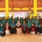 Tim PKM Universitas Yudharta Pasuruan bersama TP PKK Desa Tunggul Wulung, pada kegiatan sosialisasi serta pelatihan pemanfaatan aplikasi AI SiTARA dan pengolahan pangan lokal bergizi. ©okedaily.com [foto: Andrean Masrofie]