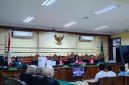 Sidang pembacaan tuntutan para terdakwa kasus tindak pidana korupsi BSPS Sumenep, berlangsung di Pengadilan Tipikor Surabaya. ©okedaily.com