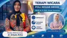Direktur Erliyati, pada flyer terapi wicara poli rehab medik RSUD dr. H. Moh. Anwar Sumenep. ©okedaily.com