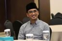 Pemerintah daerah menghadapi tantangan dalam menyelaraskan dua model kepemimpinan, politik dan birokrasi. Ketidakjelasan batas peran berpotensi menimbulkan konflik kebijakan dan menurunkan kualitas pelayanan publik. Sehingga, diperlukan regulasi dan budaya kerja yang mampu menjembatani kepentingan politik dengan profesionalitas birokrasi. ©okedaily.com/ist