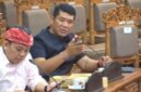 Anggota Dewan Perwakilan Rakyat Daerah (DPRD) Fraksi Partai Gerindra, I Gede Tommy Sumertha, mengusulkan agar Pemerintah Kota Denpasar melalui Dinas PUPR melakukan penataan dan normalisasi sungai Tukad Rangda saat Rapat Kerja gabungan antar komisi. ©okedaily.com [Foto: istimewa]