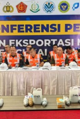 Gagalkan Ekspor Ilegal, Bea Cukai Sita 3,4 Ton Merkuri Cair di Surabaya