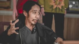 Fauzi AS, mempertanyakan urgensi perubahan nama di tengah persoalan dasar masyarakat Kepulauan Sumenep yang belum tuntas. ©okedaily.com