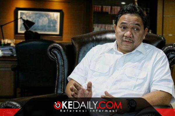 Prof. Dr. Achsanul Qosasi, Guru Besar FEB Universitas Airlangga, menyampaikan pandangannya terkait tantangan transmisi kebijakan moneter Bank Indonesia di sektor riil. ®okedaily.com [Foto: Istimewa]