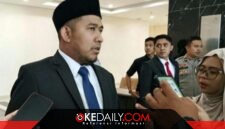 Bupati Sumenep memberikan pesan penting kepada para petani tembakau di daerahnya. Ia mengingatkan agar petani lebih cermat menghitung biaya, harga, dan pasar sebelum memutuskan menanam. ®okedaily.com [Foto: Istimewa]
