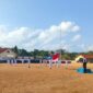Upacara peringatan HUT RI ke-81 di Kecamatan Gayam berlangsung khidmat. Mulai dari pelajar, guru, ASN, hingga tokoh agama semua berdiri tegak mengikuti pengibaran Sang Saka Merah Putih. ®okedaily.com [Foto: Hasan Al-Hakiki]