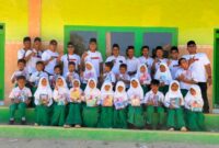 Tank Oreng Center Go To School di MI Khairul Jadid, Desa Pancor, Kecamatan Gayam, Kabupaten Sumenep. ®okedaily.com [Foto: Hasan Al-Hakiki]