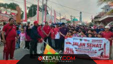 Pelepasan peserta JJS dalam rangka semarak HUT ke-81 Kemerdekaan RI oleh Camat Gayam. ®okedaily.com [Foto: Hasan Al-Hakiki]