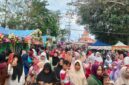 Antusias pengunjung pada momen Gebyar Paud Gayam, menjadi berkah bagi UMKM setempat. ®okedaily.com [Foto: Hasan Al-Hakiki]