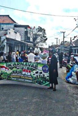 Semarak HUT ke-81 RI, 26 Lembaga Pendidikan di Gayam Ikuti Carnaval Bertema Daur Ulang