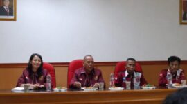 Ketua Umum DPP AWDI, Budi Wahyudin Syamsu, bersama jajaran pengurus saat mengikuti rapat koordinasi persiapan pelantikan DPW AWDI DKI Jakarta di Kantor Pusat AWDI, Jakarta, Minggu (30/8/2026). ®okedaily.com [foto: istimewa]