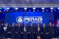Pelantikan Pengurus DPD PERADI Profesional DKI Jakarta Masa Bakti 2026-2031 di JW Marriott Hotel Jakarta berlangsung khidmat. Dewan Pembina Misyal B. Achmad, menegaskan pentingnya integritas, profesionalitas, dan pengabdian advokat dalam penegakan hukum yang berkeadilan. ®okedaily.com [foto: istimewa]