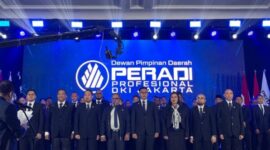 Pelantikan Pengurus DPD PERADI Profesional DKI Jakarta Masa Bakti 2026-2031 di JW Marriott Hotel Jakarta berlangsung khidmat. Dewan Pembina Misyal B. Achmad, menegaskan pentingnya integritas, profesionalitas, dan pengabdian advokat dalam penegakan hukum yang berkeadilan. ®okedaily.com [foto: istimewa]