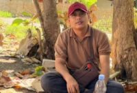 Warga Gendang Barat kesulitan air bersih. Kondisi ini disebut sebagai sinyal persoalan lingkungan yang lebih besar di Pulau Sapudi. ®okedaily.com [foto: Mas'udi]