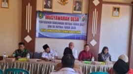Pemdes Gunggung menggelar Musdes untuk menyusun RKPDes 2027 dan DU-RKPDes 2028. Warga dan BPD ikut memberikan usulan program pembangunan desa. ®okedaily.com [Foto: Dokumentasi Pemdes Gunggung]
