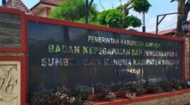 Kepala BKPSDM Kabupaten Sumenep Ir. Benny Irawan, S.T., M.T. memberikan tanggapan resmi terkait penempatan pejabat administrator di lingkungan RSUD dr. H. Moh. Anwar Sumenep. ®okedaily.com [Foto: Istimewa]