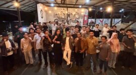 Sesi photo bersama DPC GMNI Sumenep sesuai menggelar FGD membahas wacana perubahan nomenklatur Kabupaten Sumenep menjadi Kabupaten Sumenep Kepulauan di Ayoka Cafe Sumenep. ®okedaily.com [Foto: Istimewa]