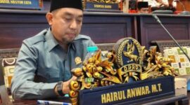 JPT Pratama Sumenep resmi terisi. Anggota DPRD Sumenep, Hairul Anwar minta meritokrasi dibuktikan lewat kinerja nyata dan pelayanan publik. ®okedaily.com [Foto: Istimewa]