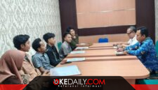 GPS saat menyampaikan aspirasi terkait tata kelola pemerintahan Desa Saobi kepada DPMD Kabupaten Sumenep. Audiensi tersebut menjadi ruang penyampaian sejumlah pertanyaan publik mengenai pelayanan, transparansi anggaran, partisipasi BPD dan aparatur desa, serta keterbukaan informasi. ®okedaily.com [Foto: Ahmad Fauzan]
