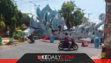 Penutupan akses dari Jl. DR. Wahidin menuju Jl. KH. Sajad menuai keluhan warga. Minimnya sosialisasi dan kejelasan rekayasa lalu lintas menjadi sorotan terhadap tata kelola penyelenggaraan kegiatan Festival Musik Tong-Tong se-Madura 2026. ®okedaily.com